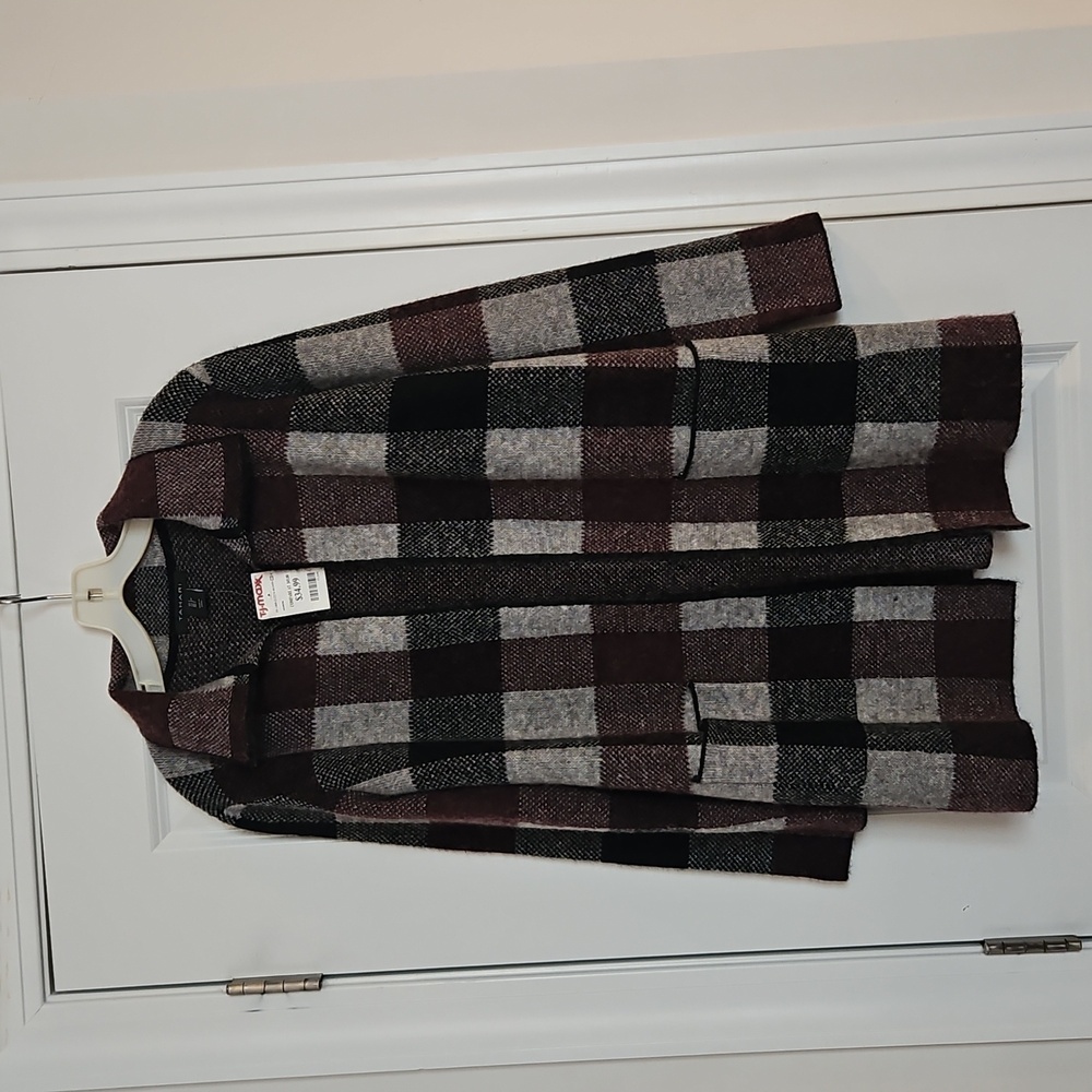 Tahari sweater